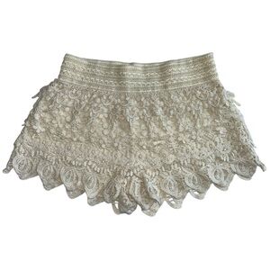 No Boundaries NOBO White Floral Crochet Boho Shorts Size Small